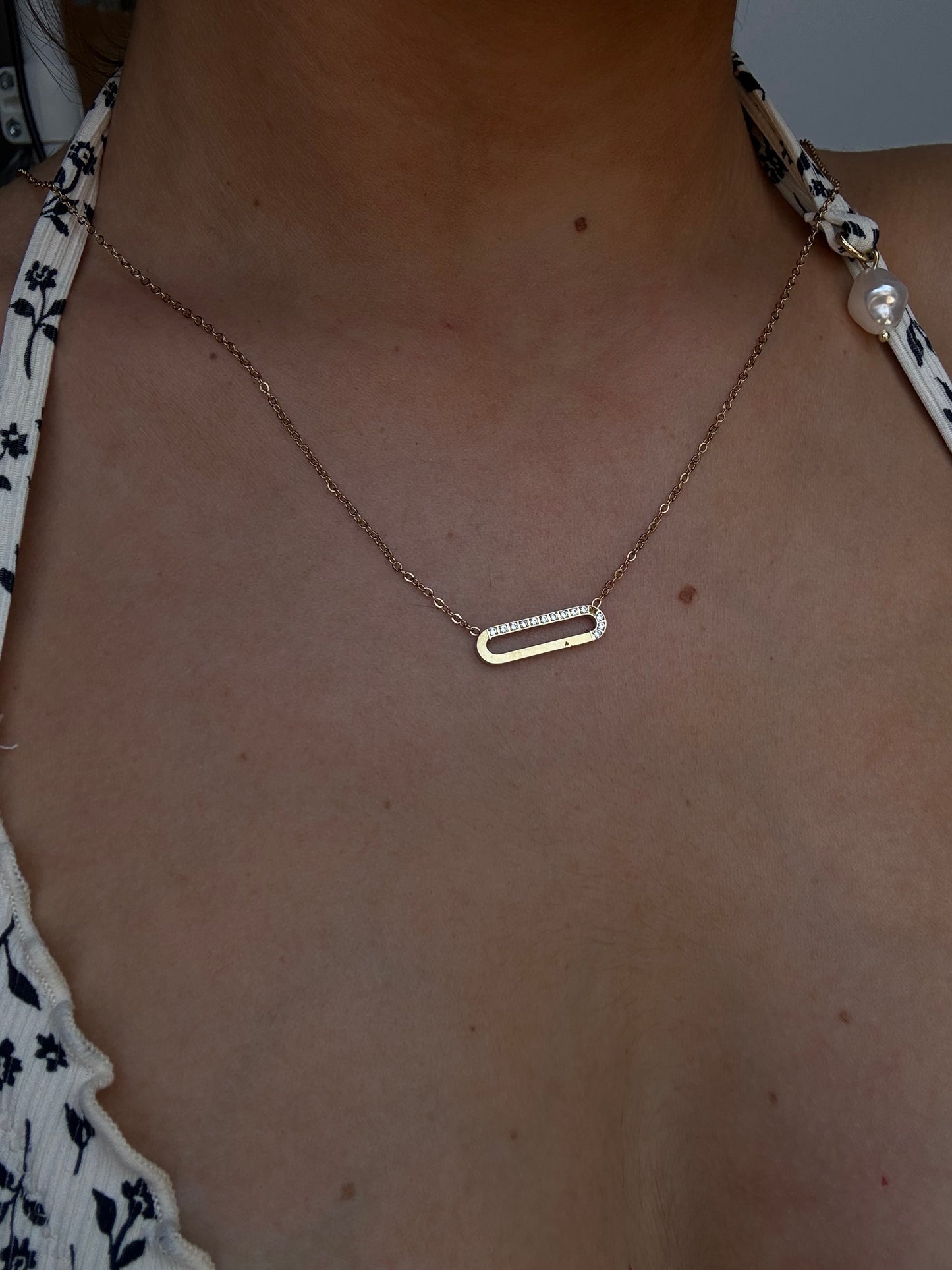 Collier mess