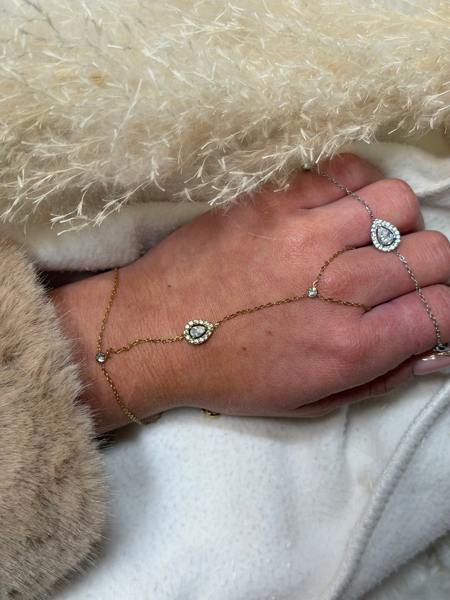 Chaîne de main Monica